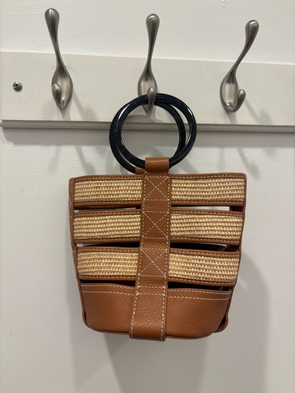 Pamela Munson Mini Woven Straw & Tan Leather Handbag with Black Ring Handles - Picture 2 of 3